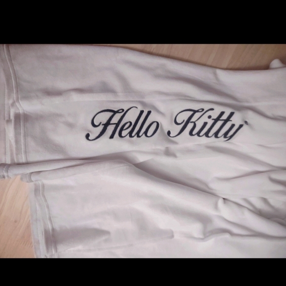 Angel Hello Kitty Forever 21 Limited Edition White Plush Soft Lounge Pants - Picture 4 of 6